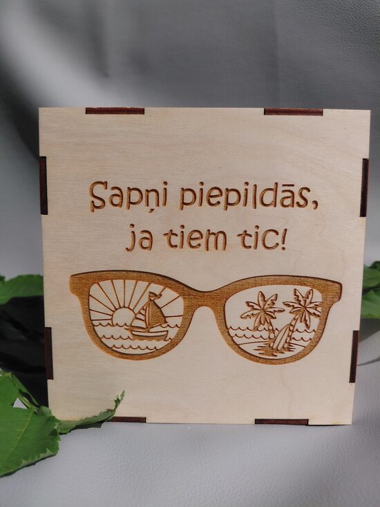 Krājkase ar brillēm